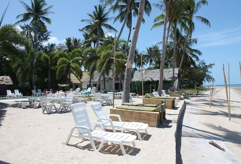 Hotel Lime N Soda Beachfront Resort 12