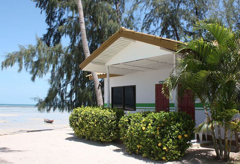 Hotel Lime N Soda Beachfront Resort 8