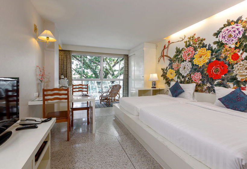 Sino House Phuket Hotel & Apartment 18