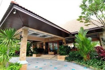Hotel Chalong Villa Resort & Spa 2