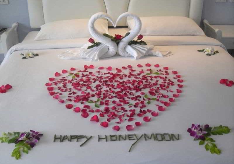 Chalong Beach Hotel & Spa 5