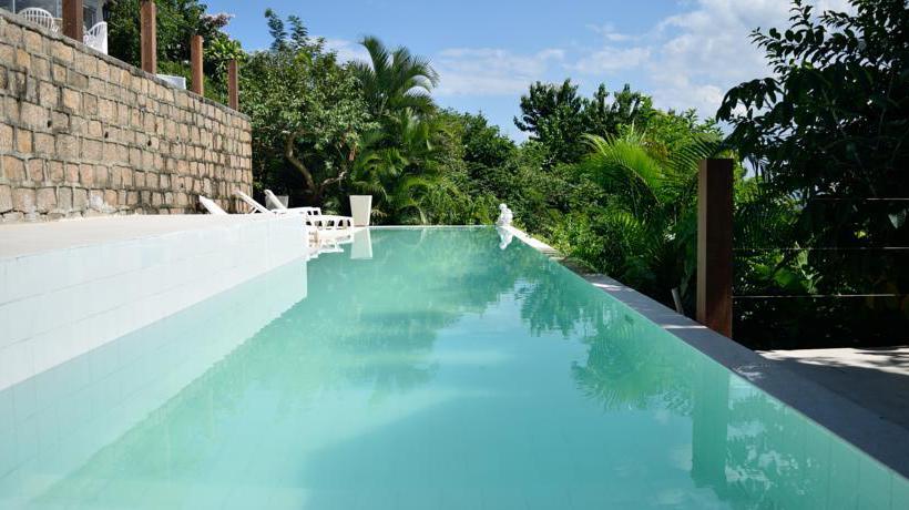 Banana Leaf Eco Hostel