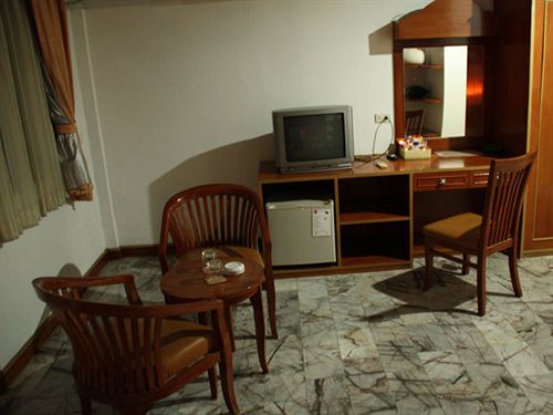 Hotel Paradise Resortel 7