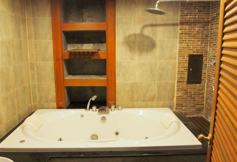 Renoir Boutique Hotel 10