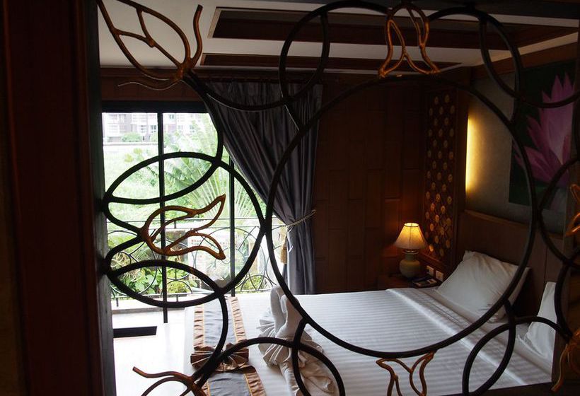 Renoir Boutique Hotel 18