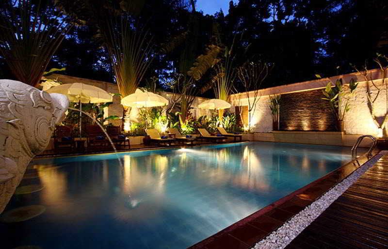 Hotel The Best House 13