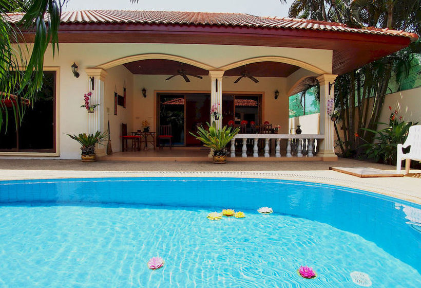 Coconut Paradise Villas 18