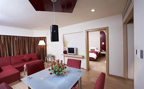 Hotel The Residency 7