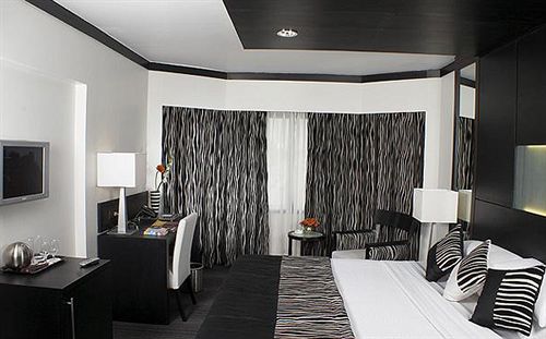 Hotel The Residency 8