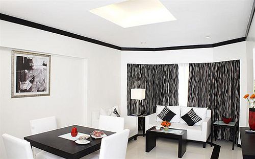 Hotel The Residency 9