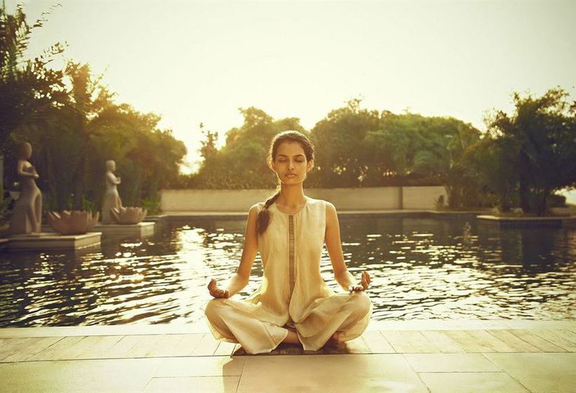 Hotel The Claridges Surajkund 5