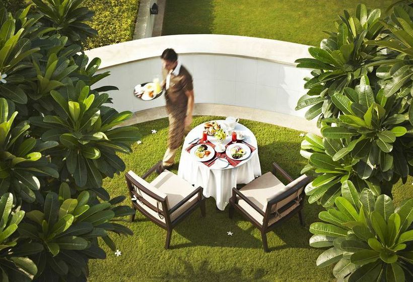 Hotel The Claridges Surajkund 6