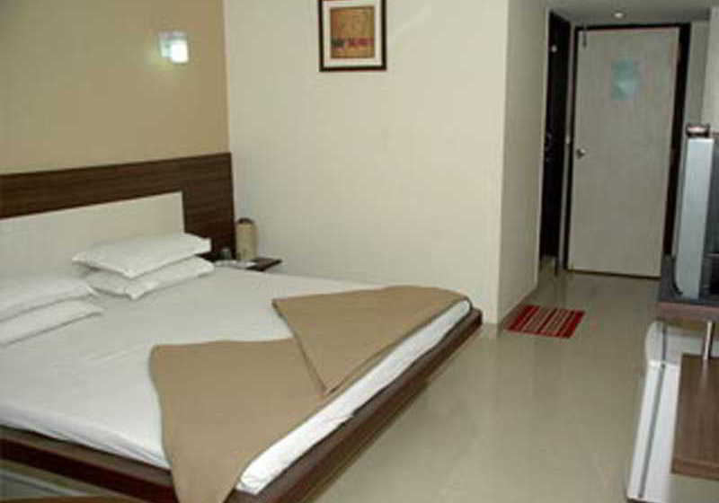 Hotel Savshanti Towers 2