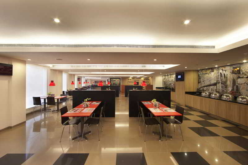 Red Fox Hotel Hyderabad 11