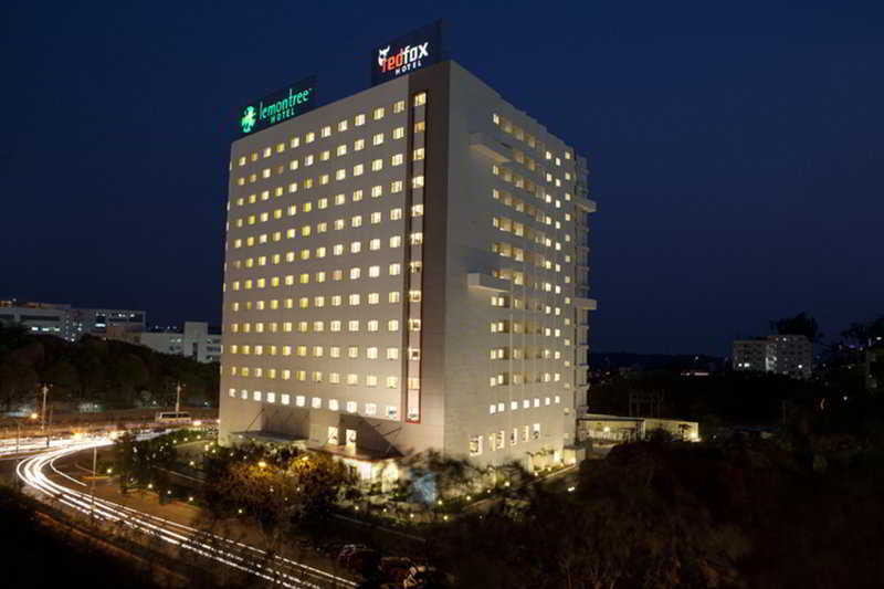 Red Fox Hotel Hyderabad 12
