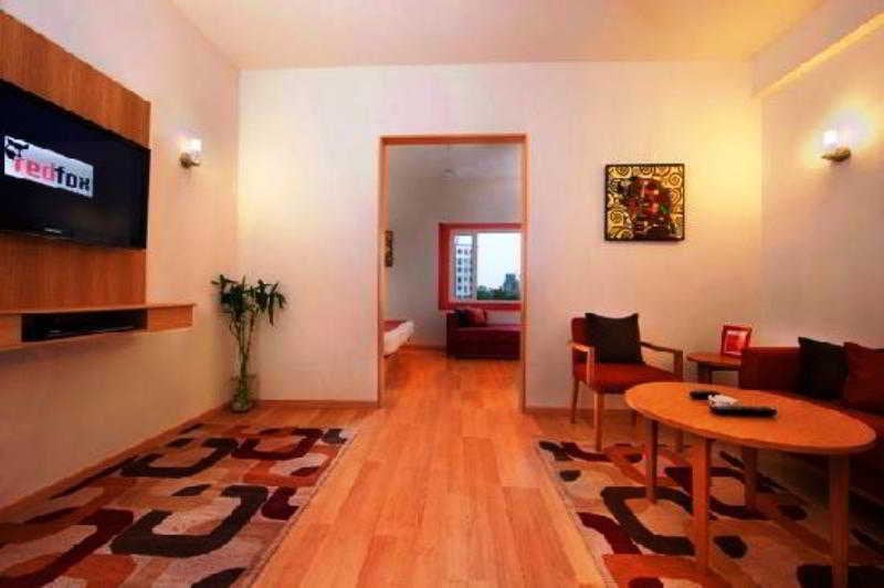 Red Fox Hotel Hyderabad 9