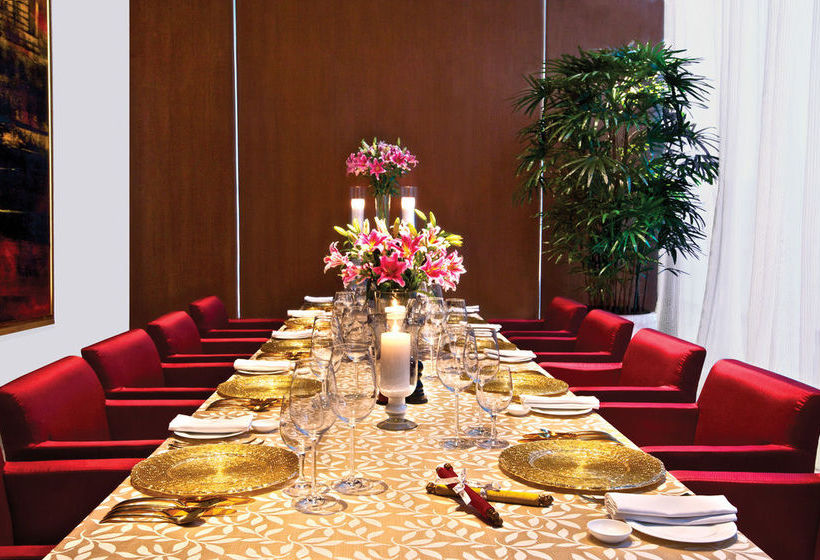 Hotel The Oberoi Gurgaon 19