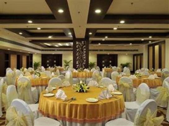 Hotel Country Inn & Suites By Carlson Gurgaon Sector 12 10