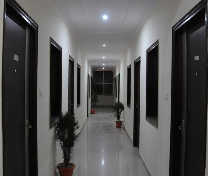 Hotel Anand Villa 8