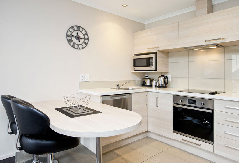 Motel Comfort Inn Kauri Court 8