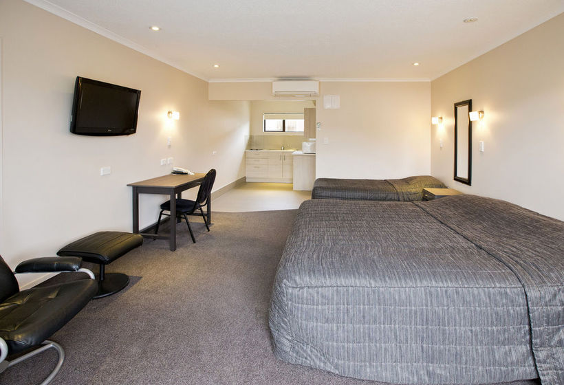 Motel Comfort Inn Kauri Court 9