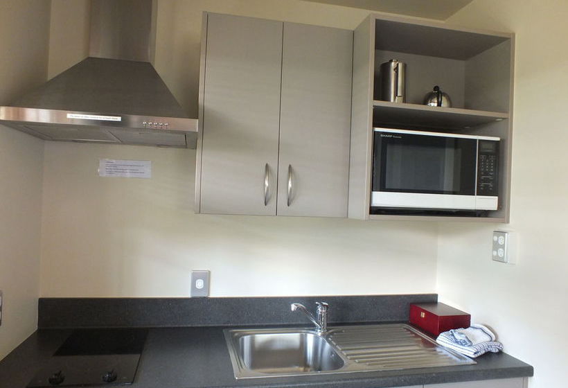 Cranford Cottages And Motel 15