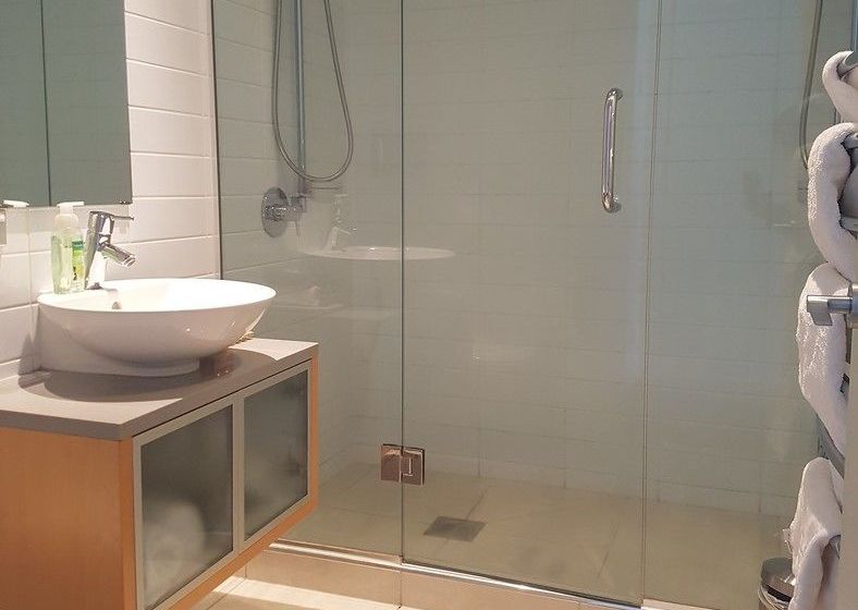 Waimahana Luxury Lakeside Apartments 12