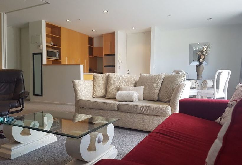 Waimahana Luxury Lakeside Apartments 4