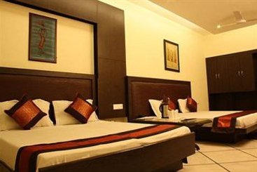 Hotel Apra International 19