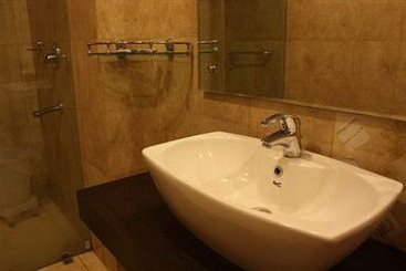 Hotel Apra International 6