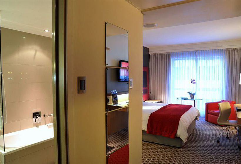 Radisson Blu Gautrain Hotel 20