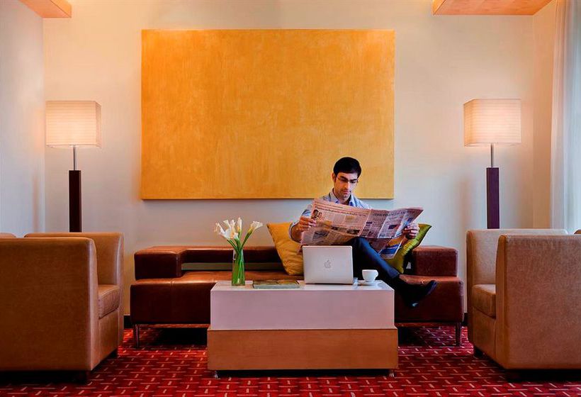 Hotel Courtyard By Marriott Ahemdabad 1