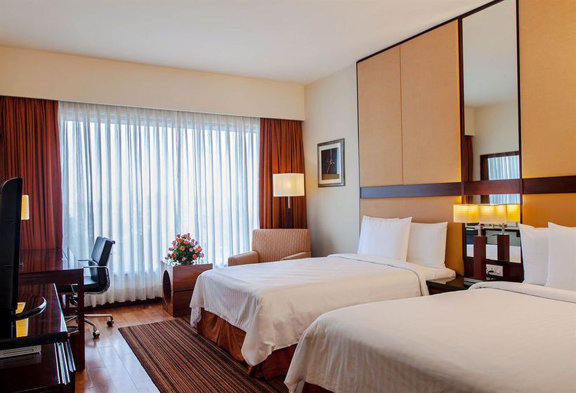 Hotel Courtyard By Marriott Ahemdabad 11