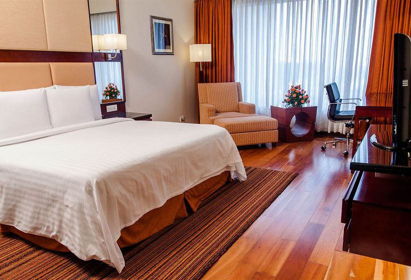 Hotel Courtyard By Marriott Ahemdabad 9