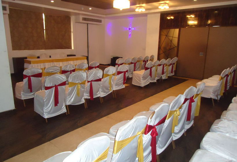 Maan Residency Hotel 12