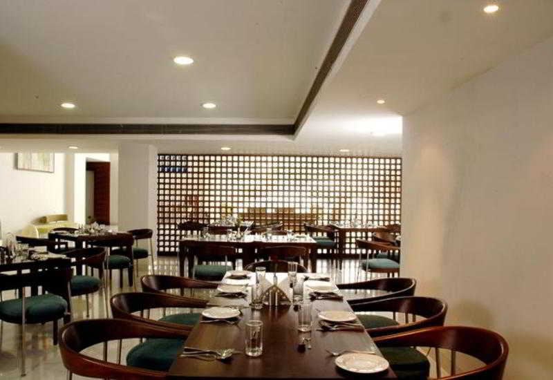 The Metropole Hotel 11