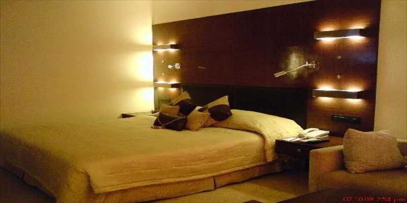 The Metropole Hotel 16