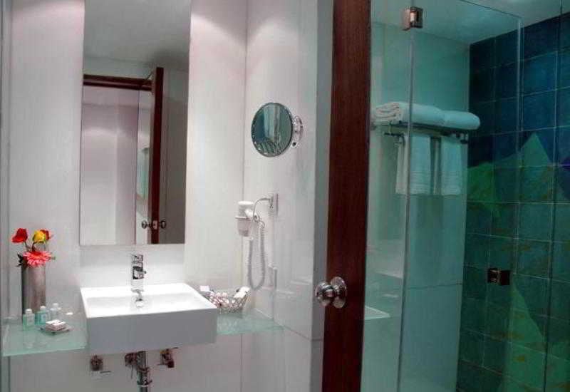 The Metropole Hotel 17