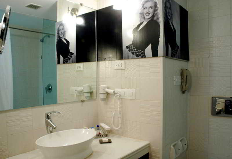 The Metropole Hotel 18