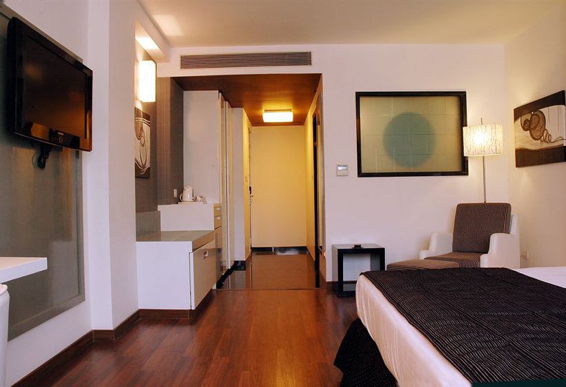 The Metropole Hotel 3