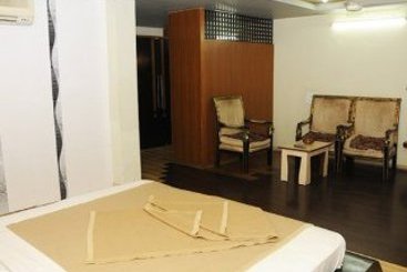 Hotel Neelkanth Paradise 4