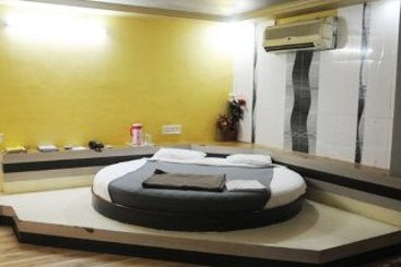 Hotel Neelkanth Paradise 5