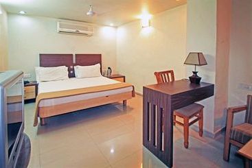 Hotel Neelkanth Panshikura 12