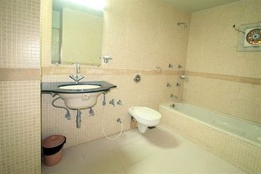 Hotel Neelkanth Panshikura 2