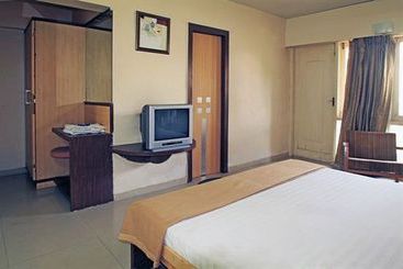 Hotel Neelkanth Panshikura 6