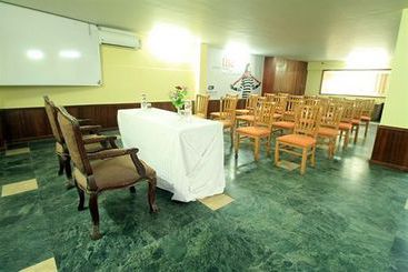 Hotel Neelkanth Panshikura 8