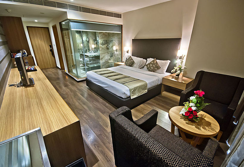 Hotel The Grand Bhagwati 11