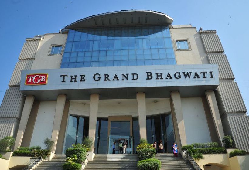 Hotel The Grand Bhagwati 8