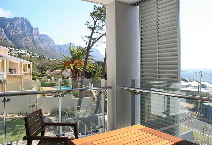 Hotel The Crystal 10