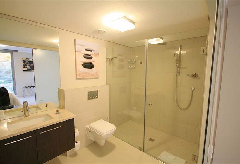 Hotel The Crystal 11